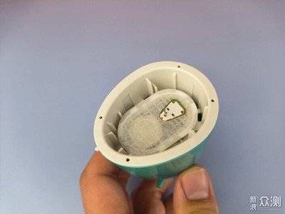 以為遇到了泳池生化人,沒想到是健康先鋒